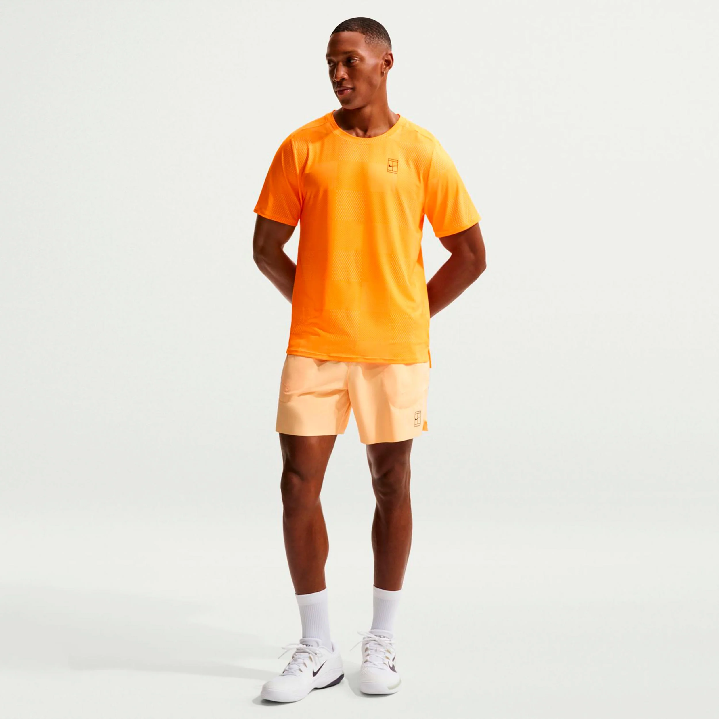 Carlos Alcaraz Court Dri-FIT Advantage 6in Shorts Hommes-jaune - Image 2