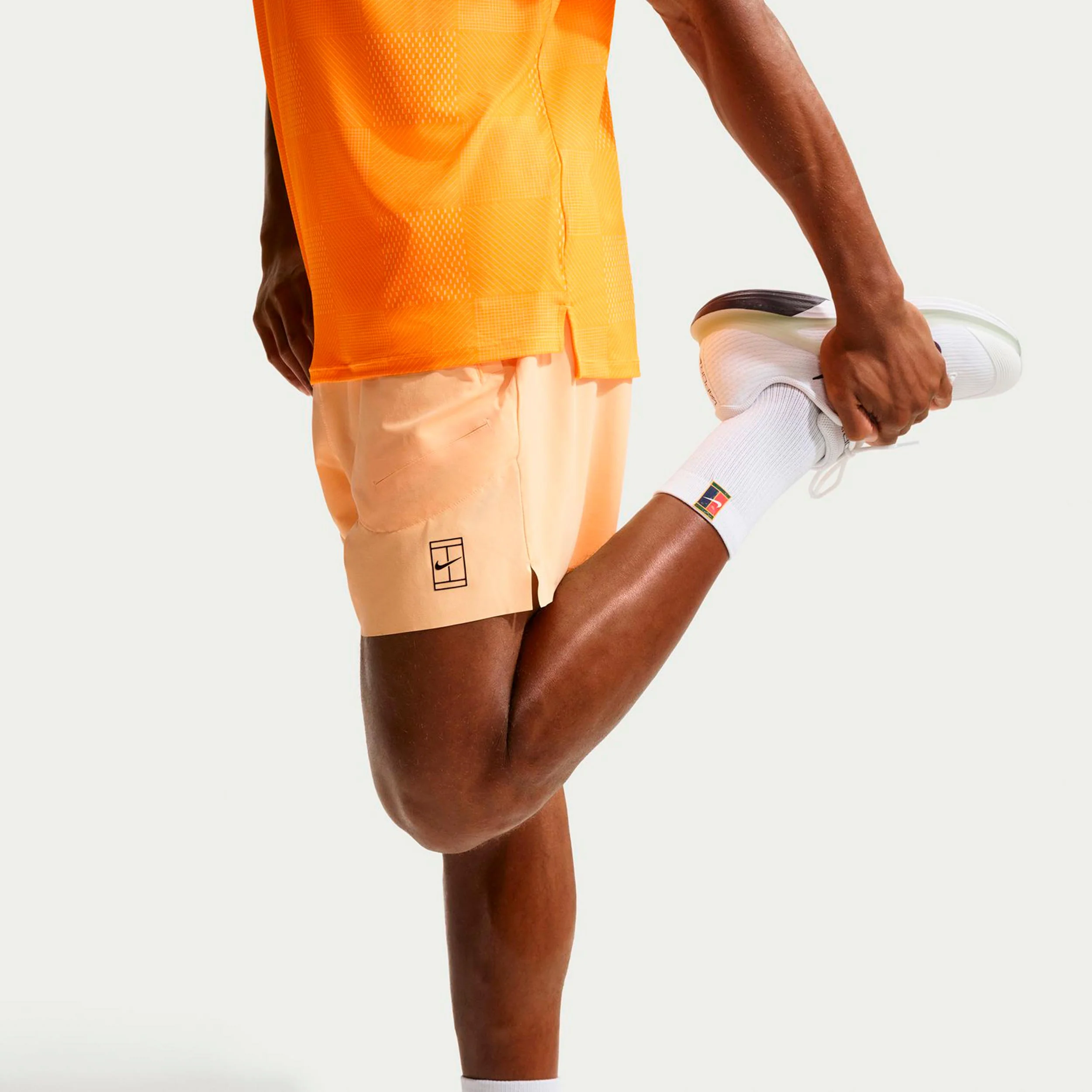 Carlos Alcaraz Court Dri-FIT Advantage 6in Shorts Hommes-jaune - Image 5
