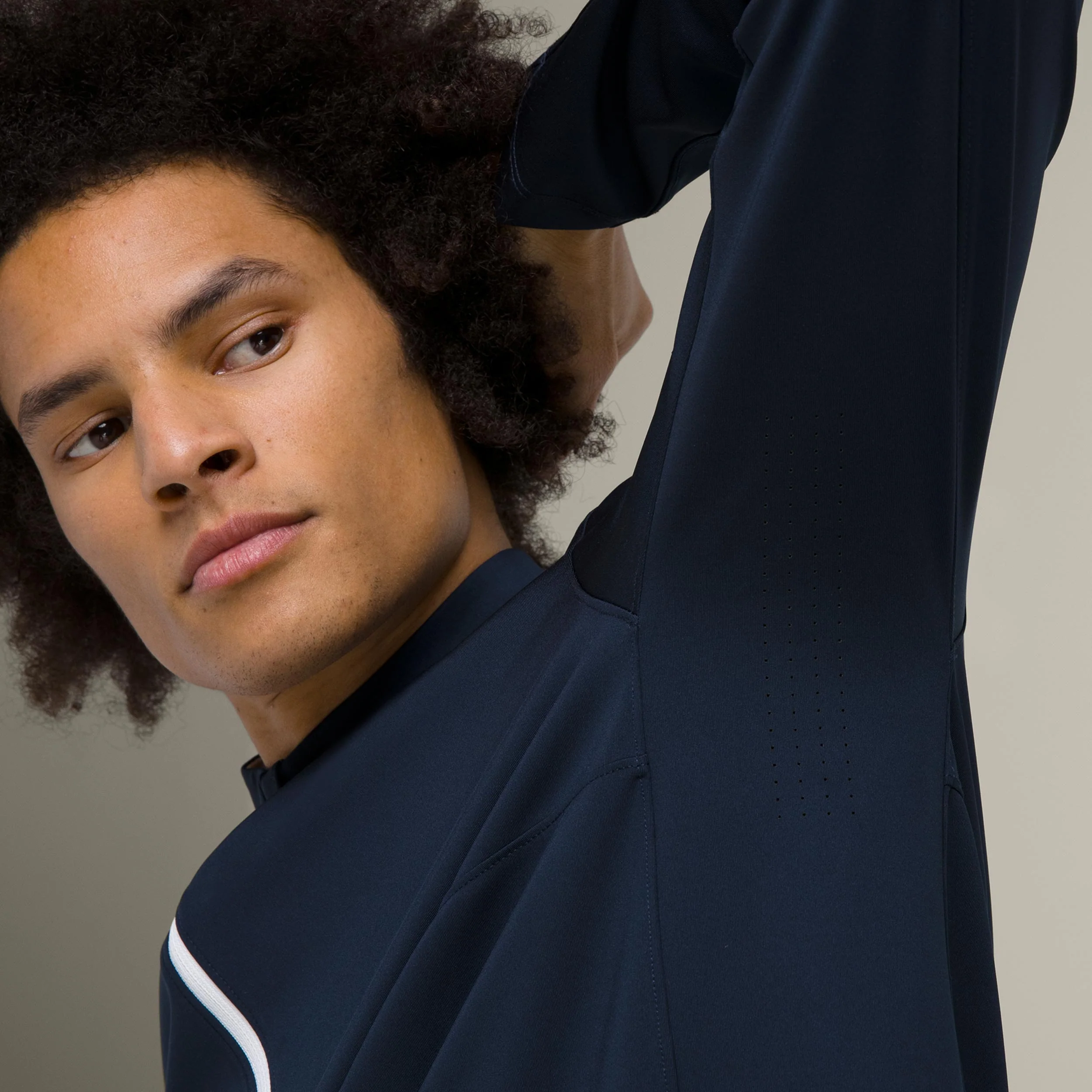 Elevate Performance Haut Manches Longues Hommes-Bleu Foncé - Image 10